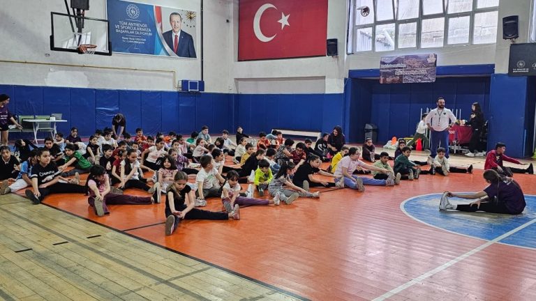 Geleceğin Yıldızları Sahaya İndi