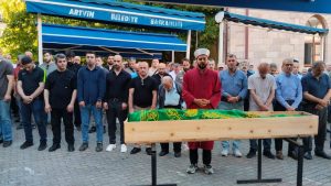 Özgen Dönmez Dualarla Son Yolculuğuna Uğurlandı
